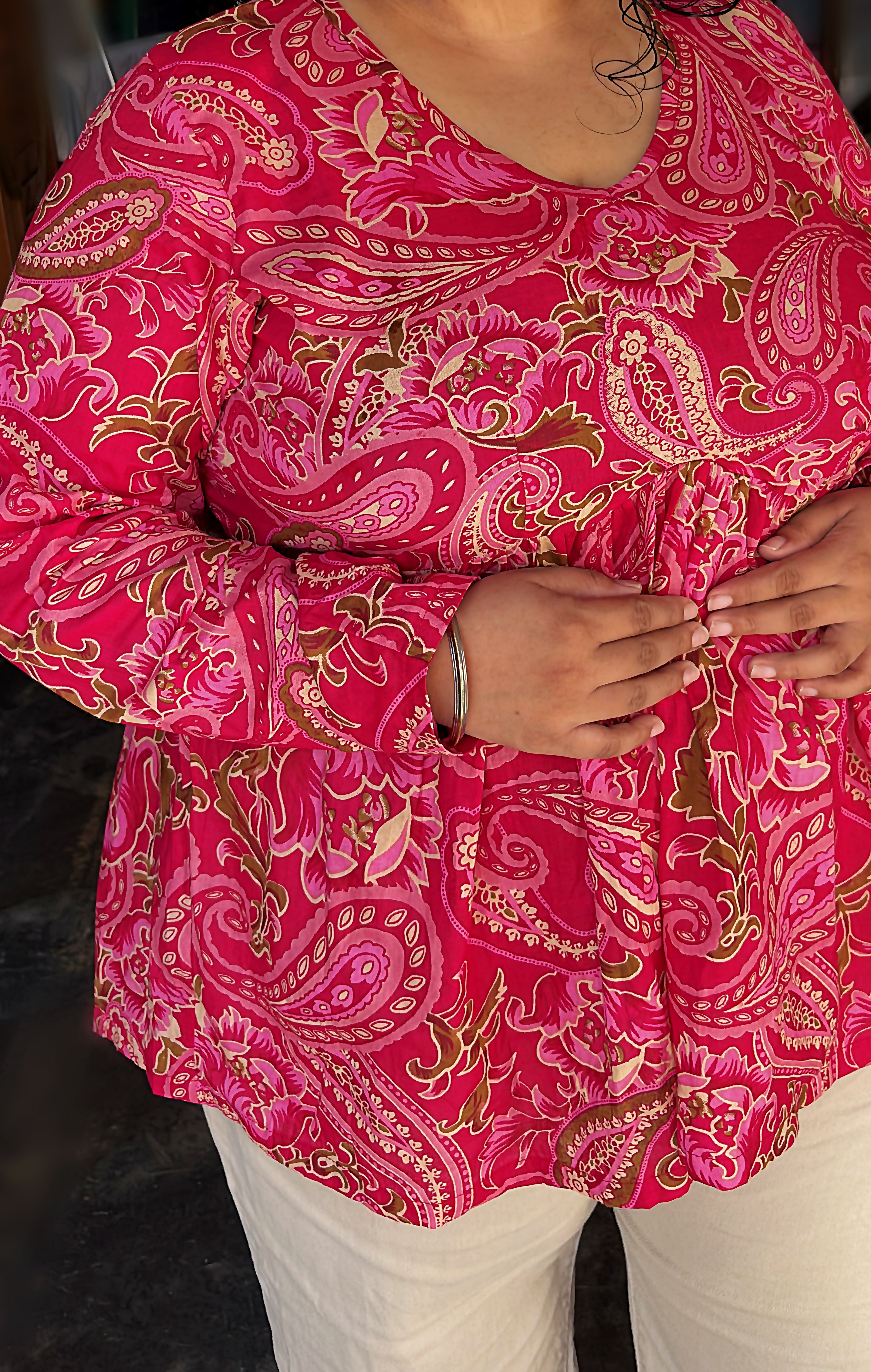Gulnaar Nayra cut Short Kurti – Paisley Bloom Pattern