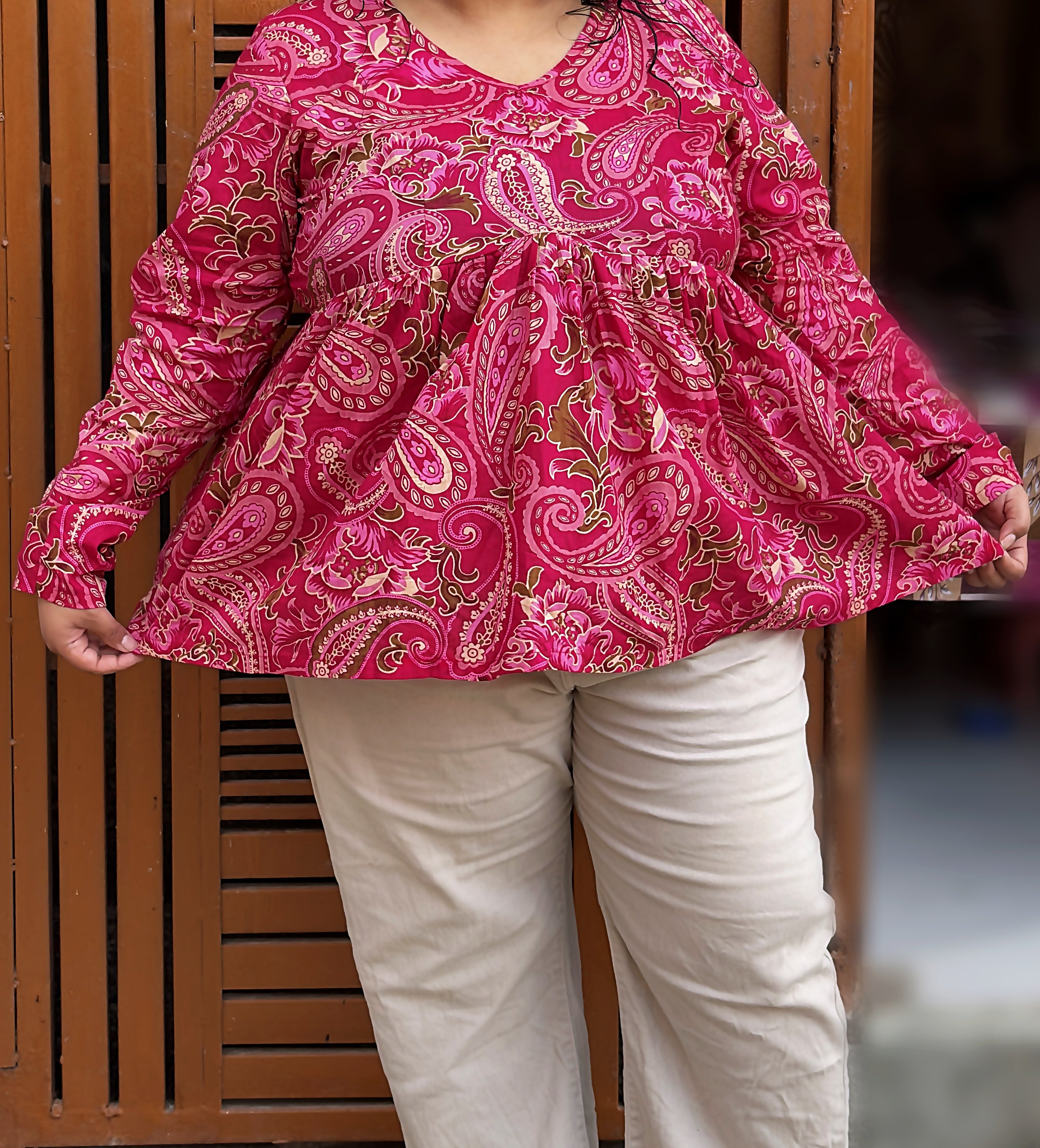 Gulnaar Nayra cut Short Kurti – Paisley Bloom Pattern